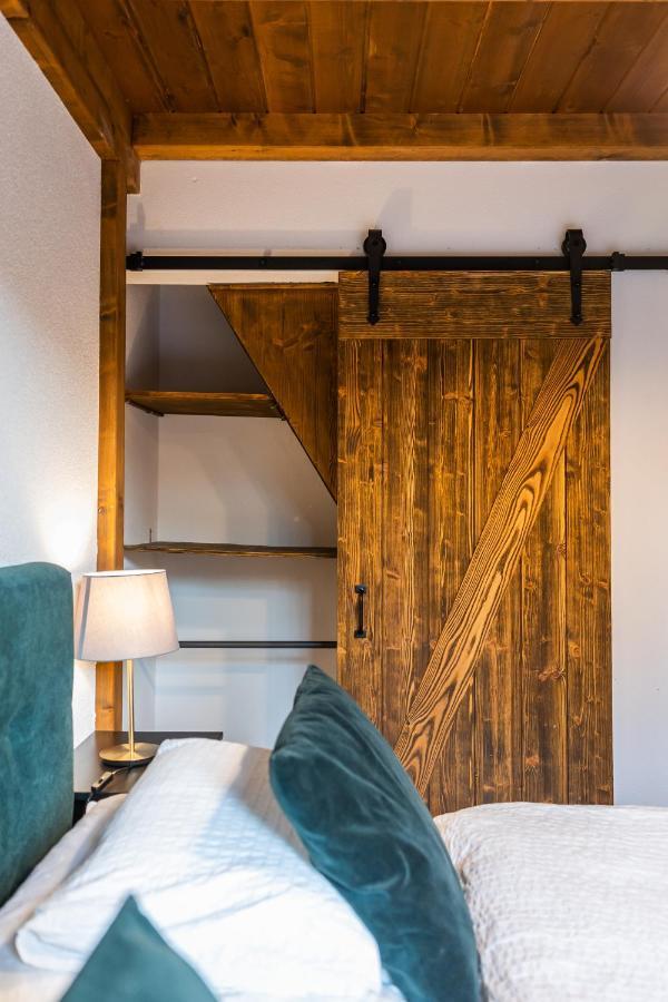 Lucnica Apartments Тале Екстериор снимка